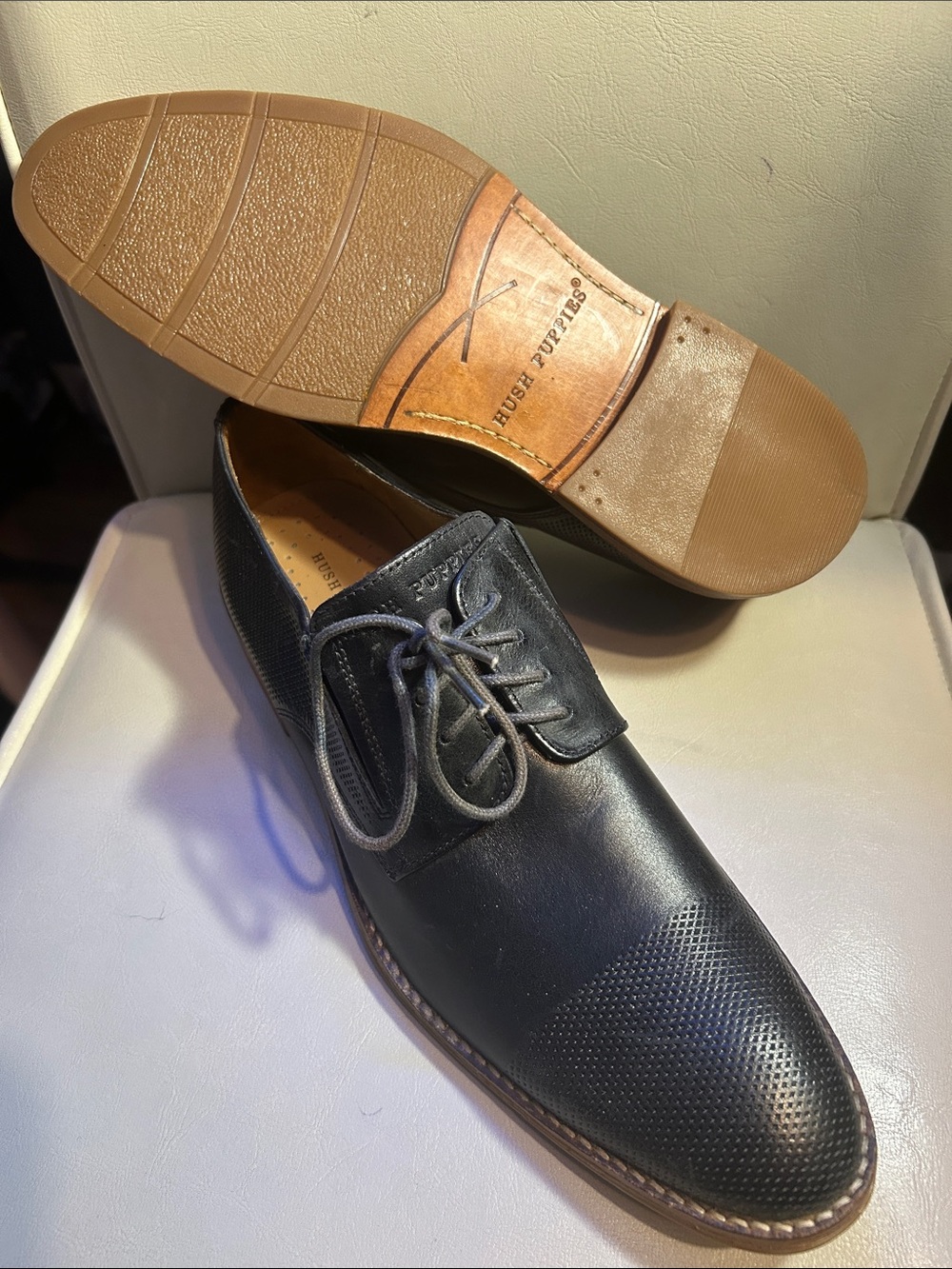 Hush Puppies Men’s Black Leather Perforated Derby Shoes: Size 9